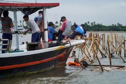 KKP Lanjutkan Pembongkaran Pagar Laut Tangerang, Nelayan Dilibatkan