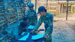 Satgas Yonif 715/ Motuliato Berantas Buta Huruf di Rimba Papua