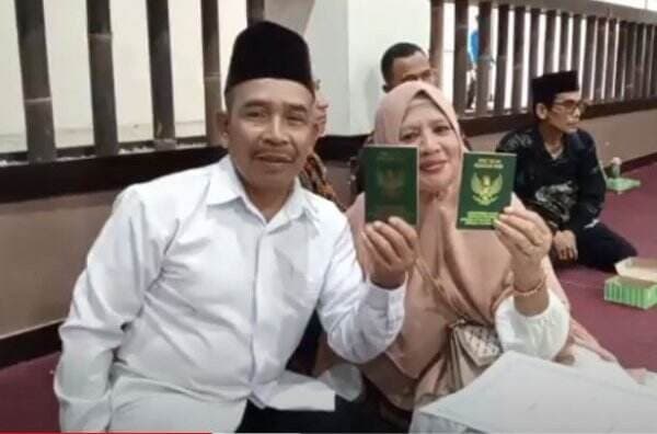 Kisah Romantis Sejoli Lansia di Kuningan Ikuti Nikah Massal, Ketemu Jodoh via Facebook