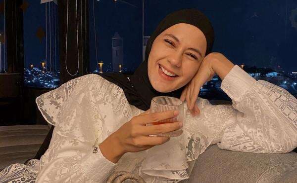 Paula Verhoeven Klaim Pria Inisial NS Masuk Kamar Atas Izin Baim Wong