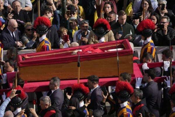 Paus Fransiskus Dimakamkan Hari Ini, Dihadiri 50 Kepala Negara dan Monarki Paus Fransiskus Dimakamkan Hari Ini, Dihadiri 50 Kepala Negara dan Monarki