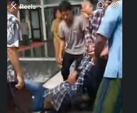 Viral Imam Masjid di Jatibarang Brebes Dipukul Pria Tak Dikenal saat Salat Subuh, Pelaku Auto Babak Belur Viral Imam Masjid di Jatibarang Brebes Dipukul Pria Tak Dikenal saat Salat Subuh, Pelaku Auto Babak Belur