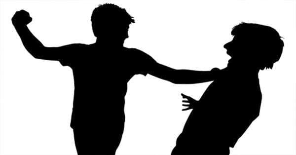 Viral! Dua Sopir Taksi Adu Jotos Gegara Rebutan Parkir Viral! Dua Sopir Taksi Adu Jotos Gegara Rebutan Parkir