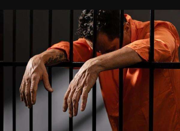 Tega! Pria Ini Lempar Teman ke Sungai dan Bawa Kabur Motornya Tega! Pria Ini Lempar Teman ke Sungai dan Bawa Kabur Motornya