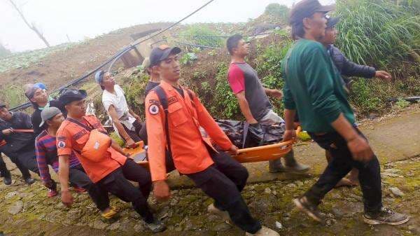 Dramatis, Evakuasi Jenazah Pendaki Temanggung di Gunung Merbabu usai 5 Hari Hilang