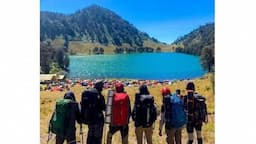 Cuaca Buruk, Jalur Pendakian Gunung Semeru Ditutup hingga 8 Februari