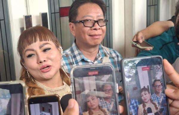 Minta Maaf, Pengusaha Surabaya Diana Bakal Cabut Laporan terhadap Wawali Armuji Minta Maaf, Pengusaha Surabaya Diana Bakal Cabut Laporan terhadap Wawali Armuji