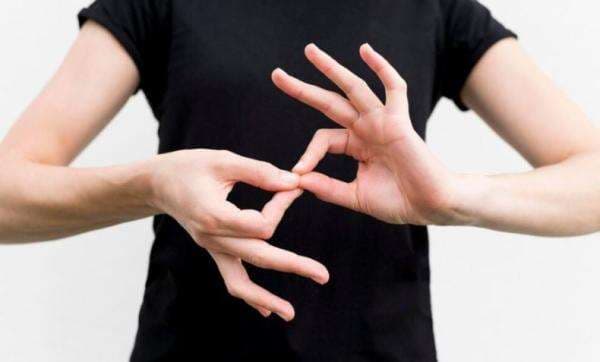 Ada-Ada Saja! Perempuan ini Pura-Pura Bisu 16 Tahun agar Dapat Tunjangan Disabilitas 