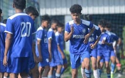 Persib Bandung Kembali Promosikan Pemain Akademi untuk Liga 1 2024-2025