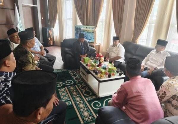 Bertemu Tokoh Agama, Cagub Riau Nasir Ungkap Keinginannya Cetak Banyak Hafiz Quran