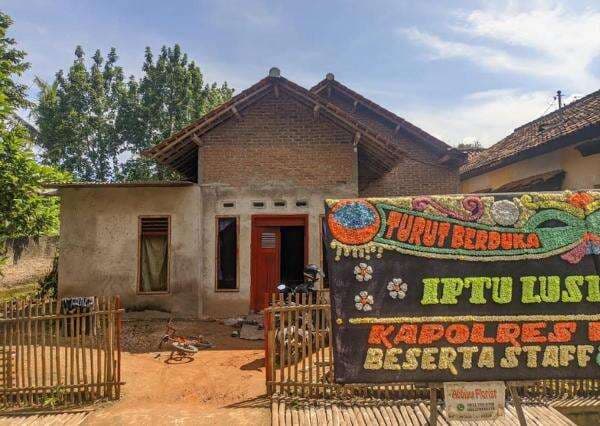 Kapolsek Negara Batin Gugur saat Bertugas, Rumah Duka di Pringsewu Terpantau Sepi Kapolsek Negara Batin Gugur saat Bertugas, Rumah Duka di Pringsewu Terpantau Sepi