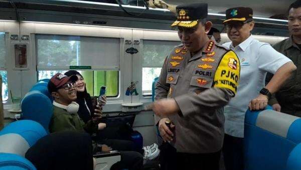 Pantau Arus Mudik di Stasiun Gambir, Kapolri: Sampai Hari Ini, Tak Ada Tindakan Kejahatan