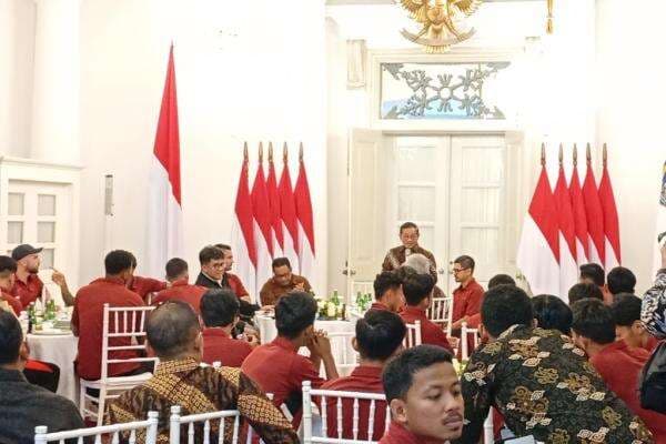 Pramono-Rano Halalbihalal dengan Pemain Persija di Balai Kota, The Jakmania Ikut Hadir Pramono-Rano Halalbihalal dengan Pemain Persija di Balai Kota, The Jakmania Ikut Hadir