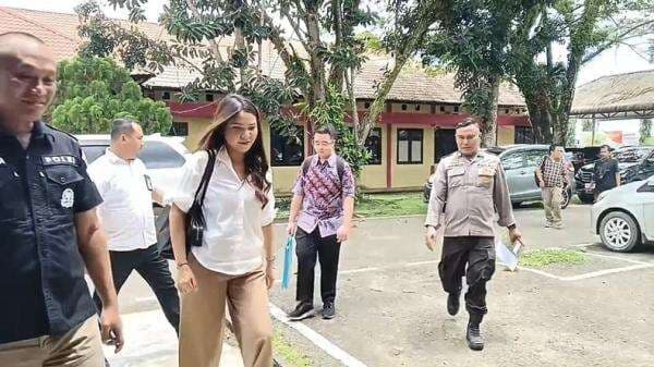 Pramugari Wings Air Laporkan Anggota DPRD Sumut ke Polres Nias terkait Dugaan Penganiayaan Pramugari Wings Air Laporkan Anggota DPRD Sumut ke Polres Nias terkait Dugaan Penganiayaan