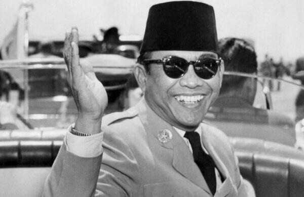 Bung Karno Ramal Masa Depan Indonesia di depan Media Asing Pasca G30SPKI