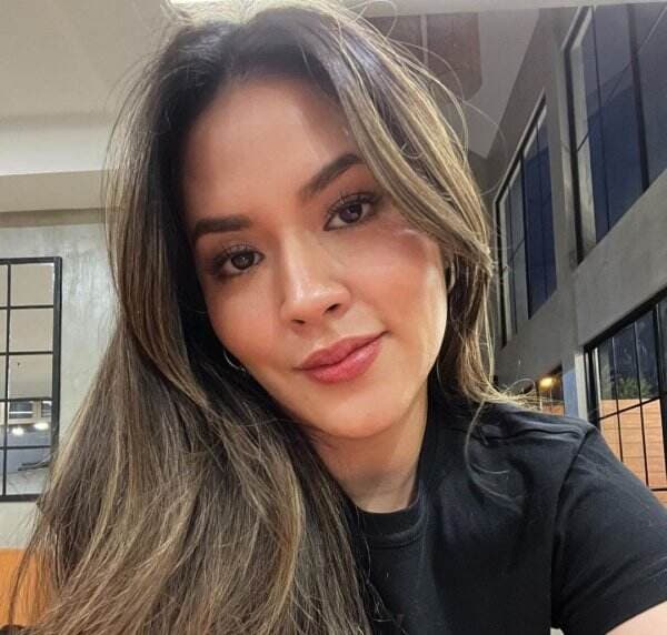 Potret Raisa Wajah <i>Ngantuk</i> tapi Tetap <i>Stunning</i>, Netizen Terpesona