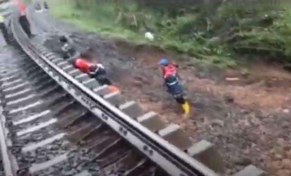 Rel Longsor di Tasikmalaya, Perjalanan Kereta Api via Jalur Selatan Lumpuh Total