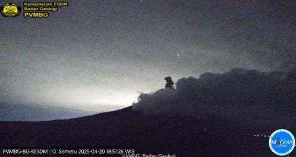 Gunung Semeru Erupsi, Luncurkan Abu Vulkanik 800 Meter