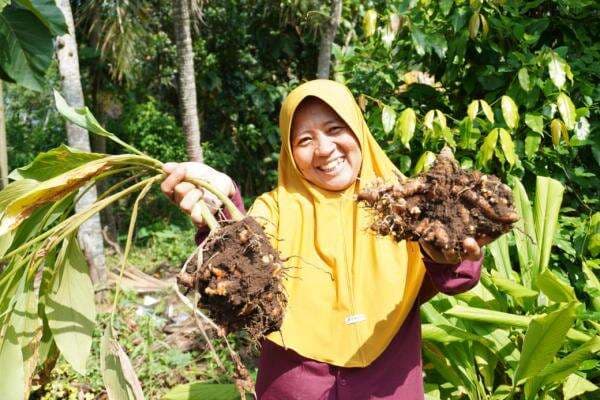 Kisah Inspiratif Rofiah, Kartini Masa Kini yang Berdayakan Puluhan Perempuan Desa Kisah Inspiratif Rofiah, Kartini Masa Kini yang Berdayakan Puluhan Perempuan Desa