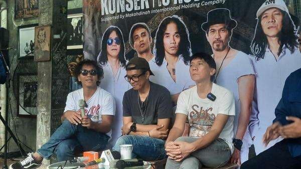 Kaka Bakal Gundul saat Umrah Plus Konser Slank di Arab Saudi Kaka Bakal Gundul saat Umrah Plus Konser Slank di Arab Saudi