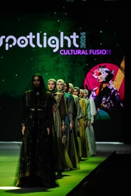 SPOTLIGHT Indonesia 2024: Hadirkan Fesyen Kontemporer dengan Sorotan Wastra dan Budaya Nusantara