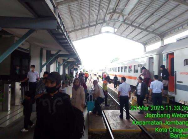 Operasional Stasiun Merak Ditutup hingga 30 Maret 2025, Kereta Hanya Sampai Cilegon Operasional Stasiun Merak Ditutup hingga 30 Maret 2025, Kereta Hanya Sampai Cilegon
