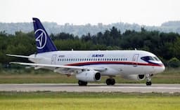 Pesawat Sukhoi Superjet 100 Rusia Bawa 91 Orang Terbakar di Turki, Penyebab Masih Misterius