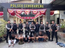 Polisi Tangkap&nbsp;8 Remaja Hendak Tawuran di Cengkareng Jakbar, Sita Celurit hingga Panah