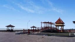 7 Tempat Wisata di Tuban: Nikmati Keindahan Pantai Boom yang Bersejarah