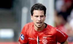 Thom Haye Masuk Starting XI Terbaik Liga Belanda usai Bersitegang dengan Fans Lawan