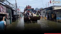 Kawasan Muara Angke Terdampak Banjir Rob Parah Akibat Fenomena Supermoon, Warga Mulai Dievakuasi