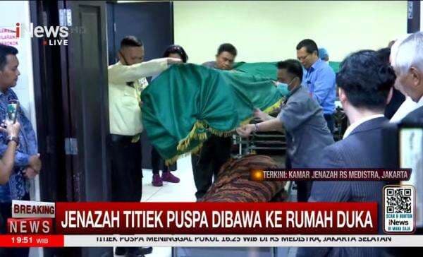 Detik-Detik Jenazah Titiek Puspa Dibawa dari RS Medistra ke Rumah Duka Detik-Detik Jenazah Titiek Puspa Dibawa dari RS Medistra ke Rumah Duka