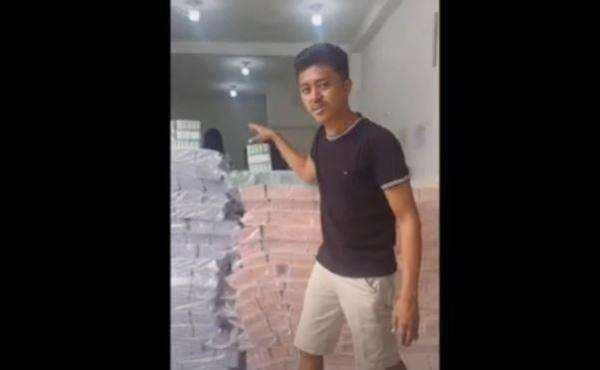 Viral Pria di Pasuruan Tawarkan Penukaran Uang Baru Miliaran Rupiah, Begini Penampakannya Viral Pria di Pasuruan Tawarkan Penukaran Uang Baru Miliaran Rupiah, Begini Penampakannya