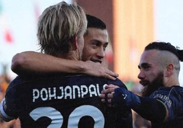 Jay Idzes Ungkap Ruang Ganti Venezia Mencekam usai Diimbangi Empoli Jay Idzes Ungkap Ruang Ganti Venezia Mencekam usai Diimbangi Empoli