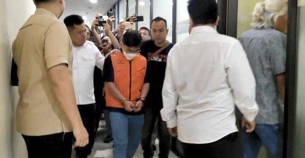 Pelaku Penganiayaan Brutal Satpam RS Mitra Keluarga Bekasi Ditetapkan Tersangka, Nih Tampangnya! Pelaku Penganiayaan Brutal Satpam RS Mitra Keluarga Bekasi Ditetapkan Tersangka, Nih Tampangnya!