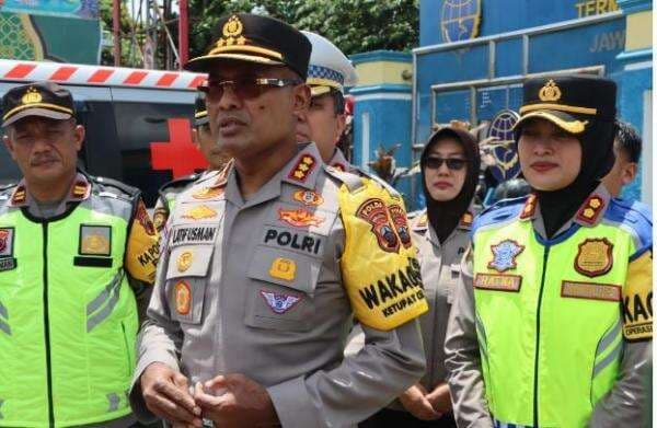 Cek Pos Terpadu Bawen, Wakapolda Jateng Minta Personel Antisipasi Lonjakan Pemudik Hari Ini Cek Pos Terpadu Bawen, Wakapolda Jateng Minta Personel Antisipasi Lonjakan Pemudik Hari Ini