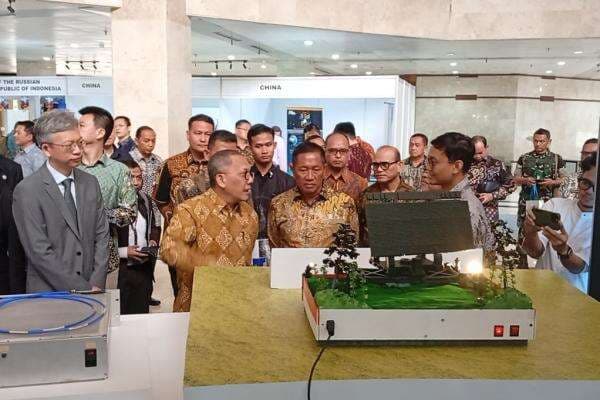 Wamenhan Donny Ermawan Hadiri Forum Bisnis Industri Strategis BRIN di Serpong Wamenhan Donny Ermawan Hadiri Forum Bisnis Industri Strategis BRIN di Serpong