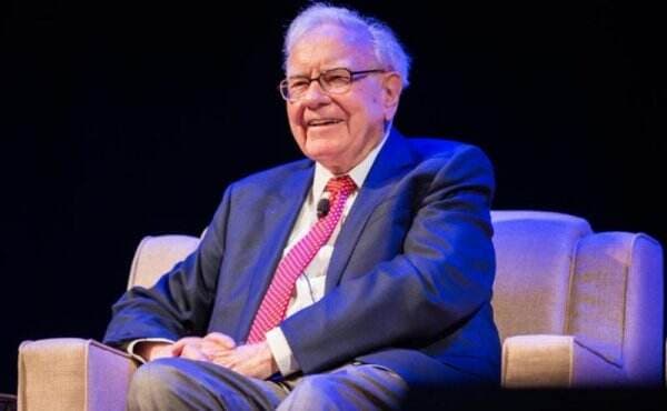 Warren Buffett Kembali Sumbangkan Saham Berkshire Hathaway Senilai Rp18 Triliun untuk Yayasan Keluarga