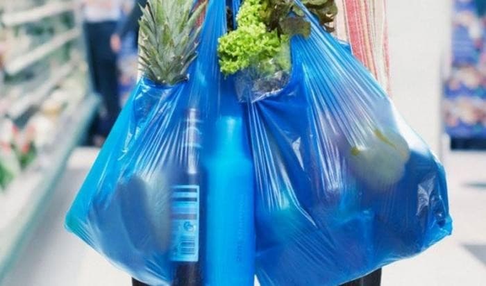 Harga Plastik Melonjak, Gubernur DKI Sarankan Kembali ke Cara Tradisional Pakai Daun Pisang Harga Plastik Melonjak, Gubernur DKI Sarankan Kembali ke Cara Tradisional Pakai Daun Pisang