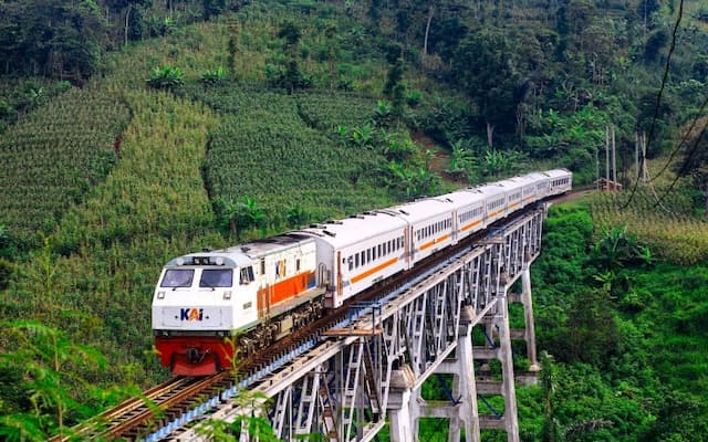 KA Ekonomi Kerakyatan Laris pada Momen Mudik 2026, Okupansi Tembus 124 Persen KA Ekonomi Kerakyatan Laris pada Momen Mudik 2026, Okupansi Tembus 124 Persen