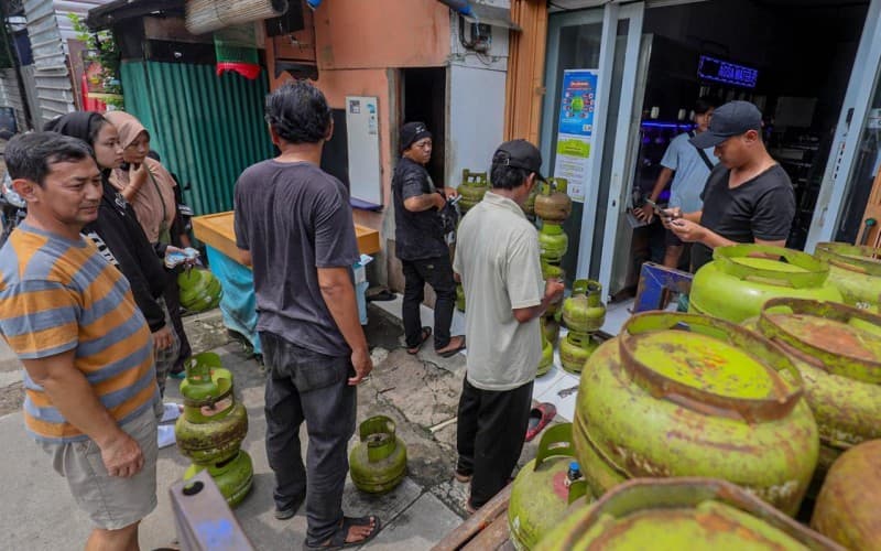 DPR Usul Beli LPG Pakai Data Biometrik dan Larang Mobil Pakai Pertalite DPR Usul Beli LPG Pakai Data Biometrik dan Larang Mobil Pakai Pertalite