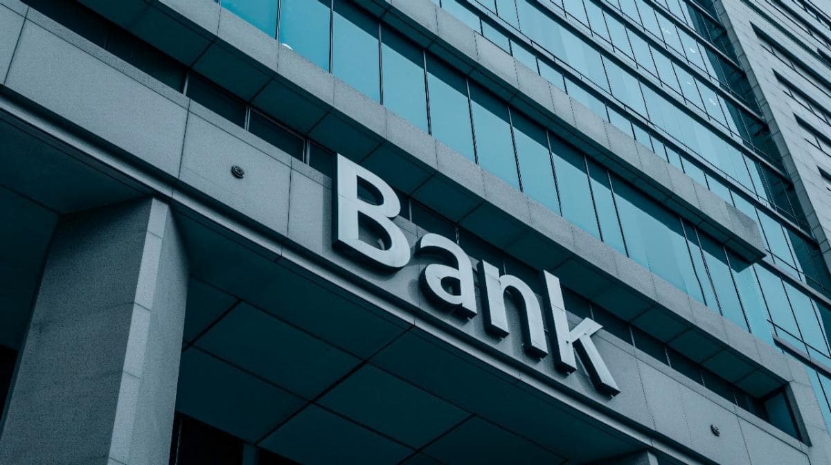 Mengintip Nasib Saham Bank BMRI-BBRI Cs di 2026 Mengintip Nasib Saham Bank BMRI-BBRI Cs di 2026