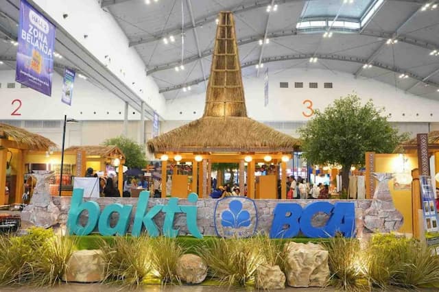 Diana Kalera Dorong Peluang Ekonomi Lewat Tenun Sumba Wastra Warna Alam Bakti BCA Diana Kalera Dorong Peluang Ekonomi Lewat Tenun Sumba Wastra Warna Alam Bakti BCA