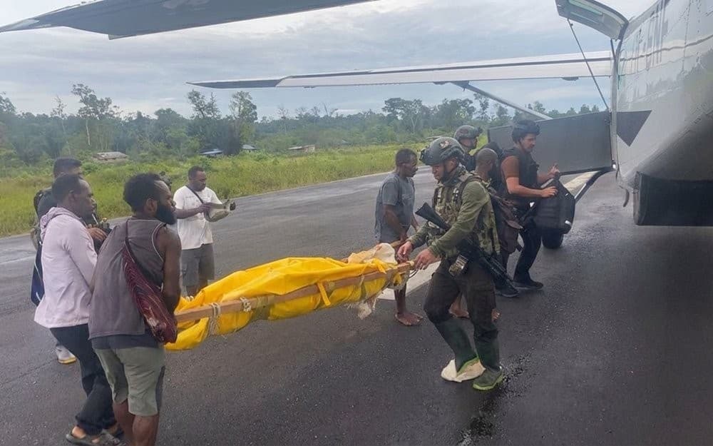 Terungkap, Pesawat Smart Air Ditembaki dari Hutan Samping Bandara Terungkap, Pesawat Smart Air Ditembaki dari Hutan Samping Bandara