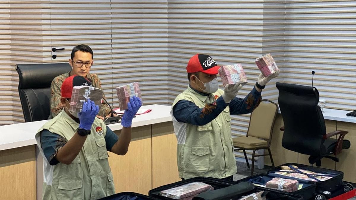 KPK Sita Duit Rp5,19 Miliar dari Dua Safe House Milik Pejabat Bea Cukai KPK Sita Duit Rp5,19 Miliar dari Dua Safe House Milik Pejabat Bea Cukai