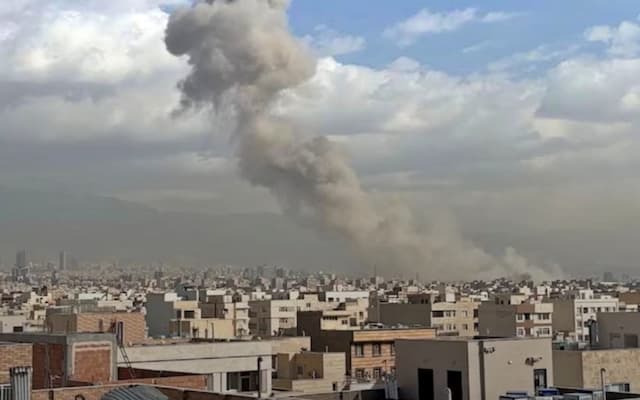 519.042 WNI Masih di Timur Tengah, Perlindungan Jadi Prioritas Utama Usai AS-Israel Serang Iran 519.042 WNI Masih di Timur Tengah, Perlindungan Jadi Prioritas Utama Usai AS-Israel Serang Iran