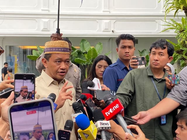 Prabowo Bentuk Satgas, Targetkan 100 GW PLTS dan Konversi 120 Juta Motor Listrik Prabowo Bentuk Satgas, Targetkan 100 GW PLTS dan Konversi 120 Juta Motor Listrik
