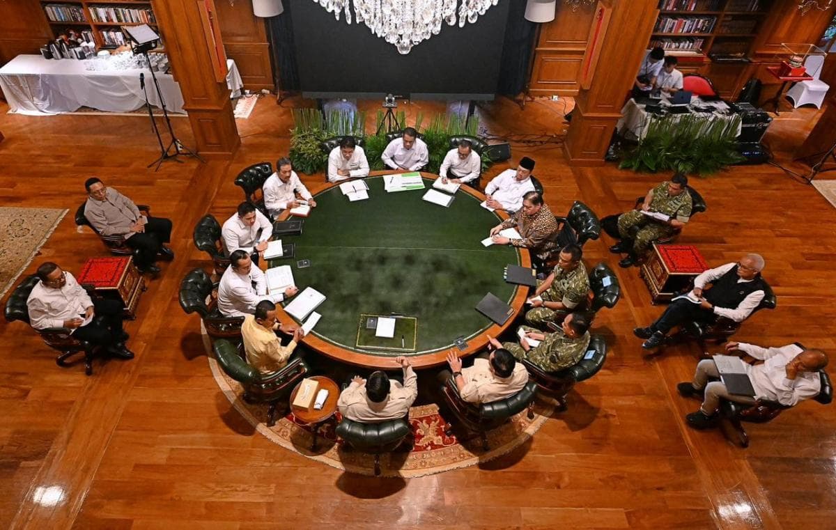 Prabowo Gelar Ratas di Hambalang, Bahas Pendidikan hingga Pertahanan Prabowo Gelar Ratas di Hambalang, Bahas Pendidikan hingga Pertahanan