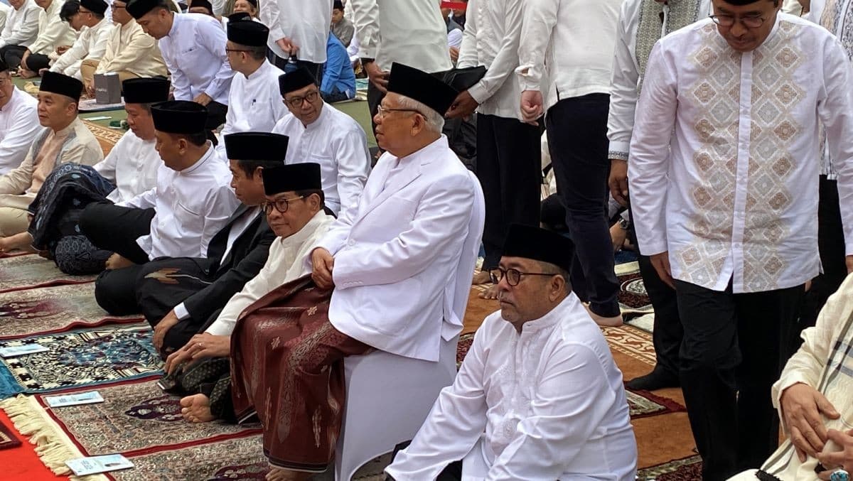 Pramono-Rano Salat Idulfitri di Balai Kota Jakarta, Ma’ruf Amin Jadi Khatibnya Pramono-Rano Salat Idulfitri di Balai Kota Jakarta, Ma’ruf Amin Jadi Khatibnya
