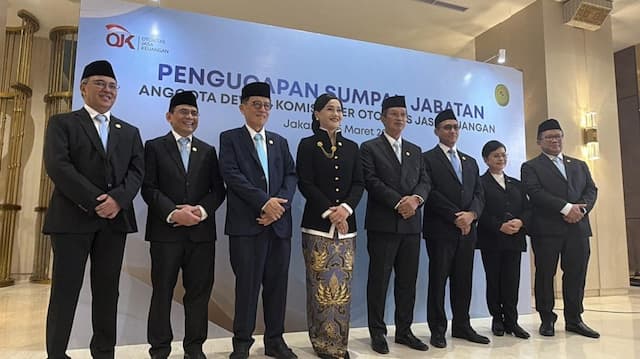Pimpinan OJK Baru Langsung Rapat Perdana Dewan Komisioner usai Dilantik Pimpinan OJK Baru Langsung Rapat Perdana Dewan Komisioner usai Dilantik